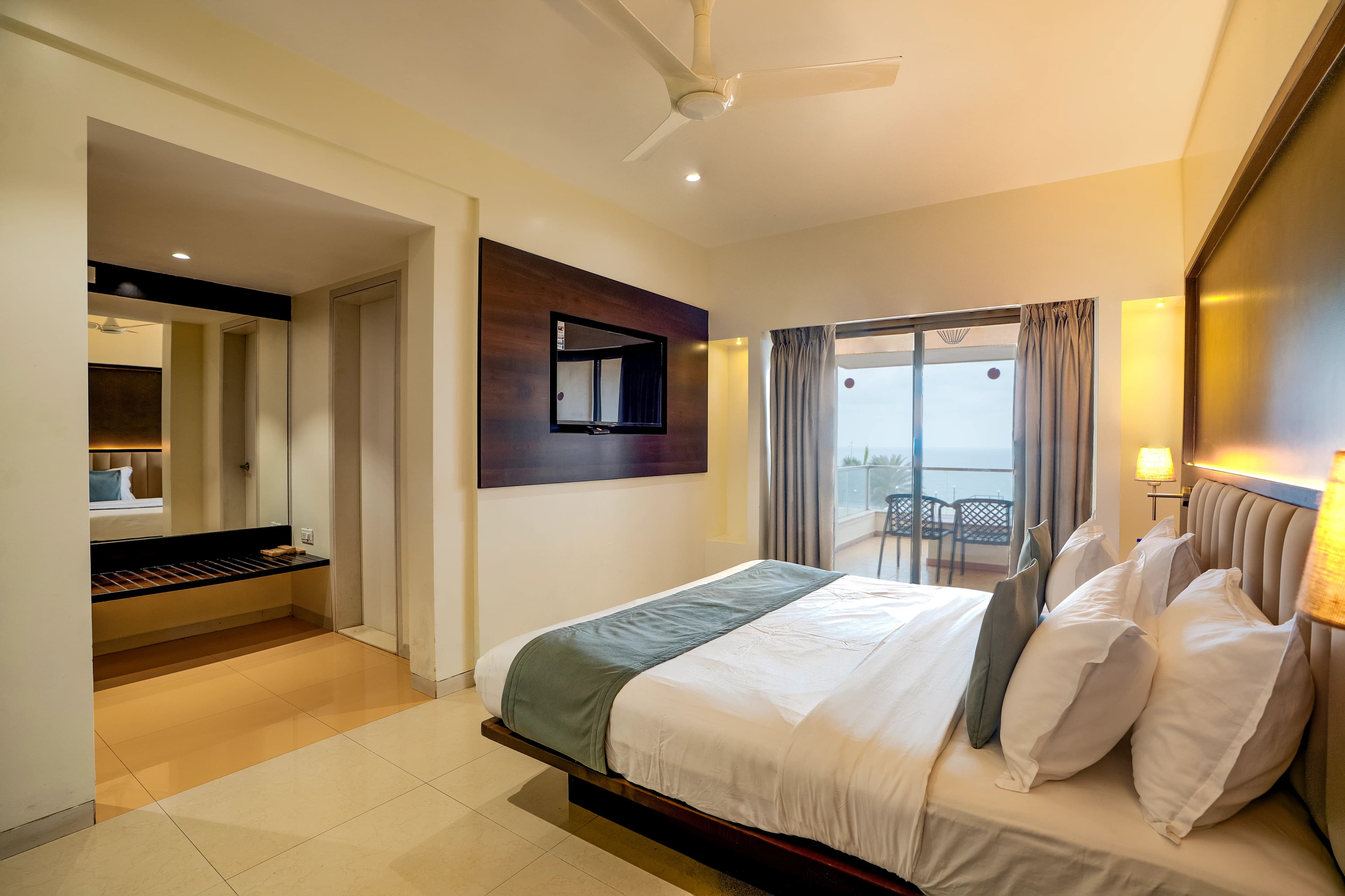 EXECUTIVE ROOMS