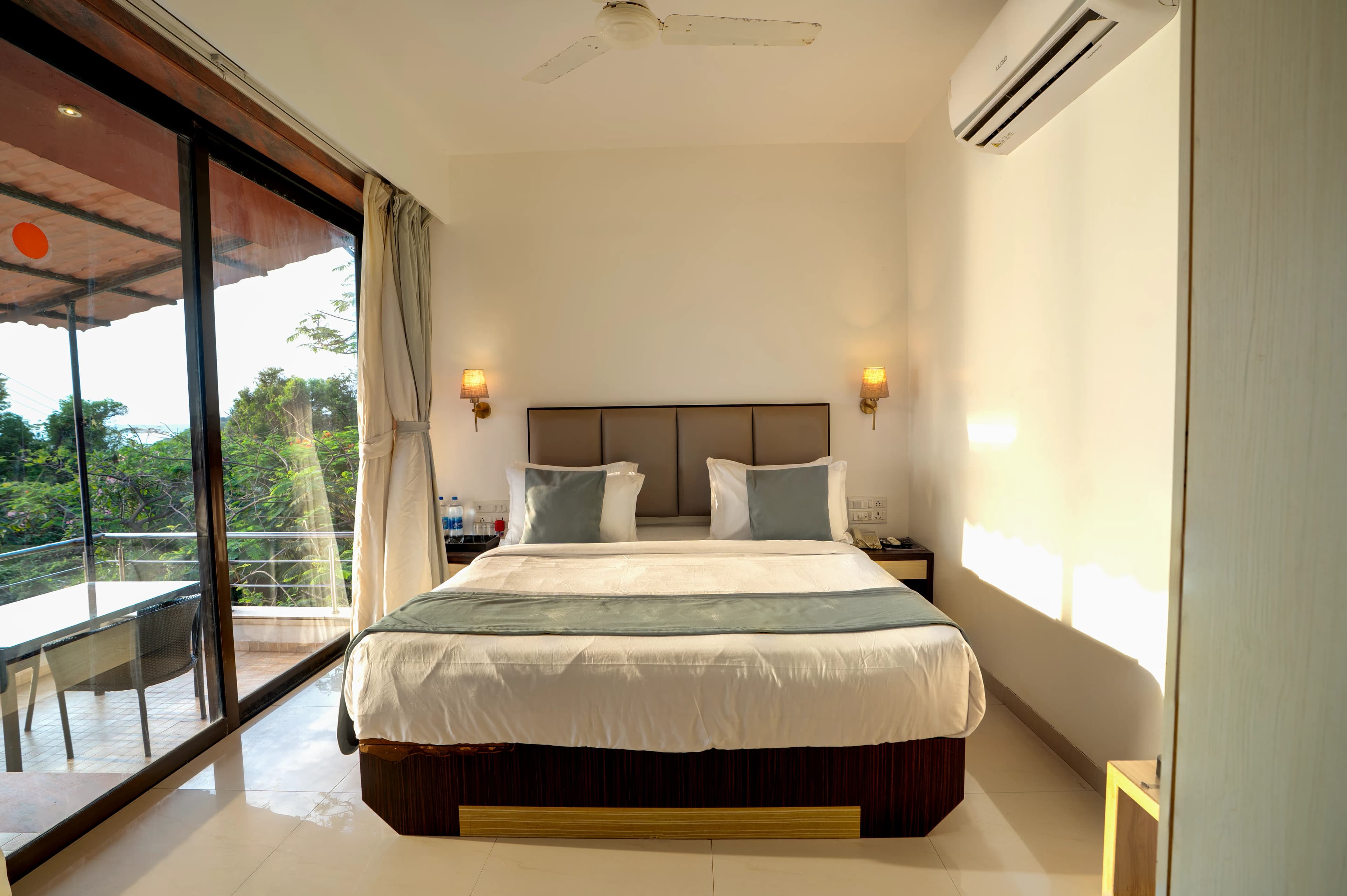 VILLA ROOMS